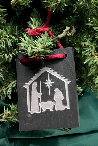 Natural Cleft Black slate manger scene magnet hanging on tree